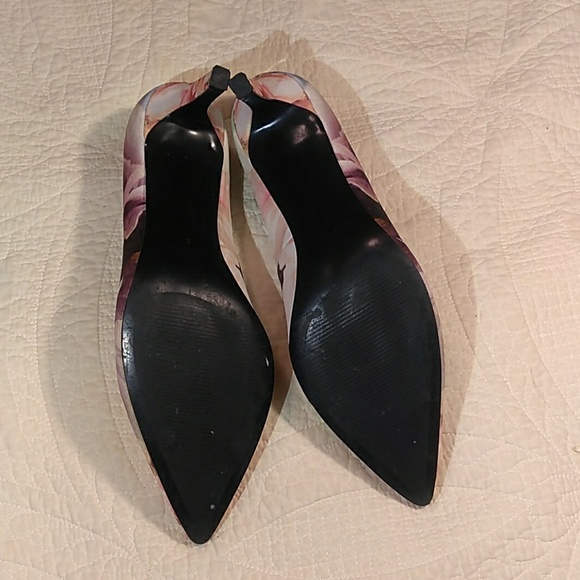 Pumps - Picture 4 of 4